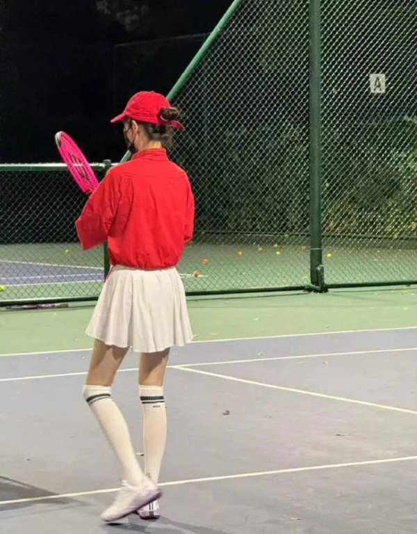 合法配资平台 这竟然是41岁的唐嫣！身材窈窕宛如活力“女大”